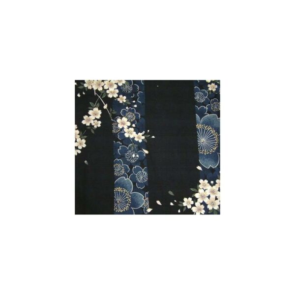 Kimono japonais fleurs de cerisier noir détail des motifs